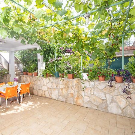 Apartments Damjanic Jerko Vrboska Extérieur photo