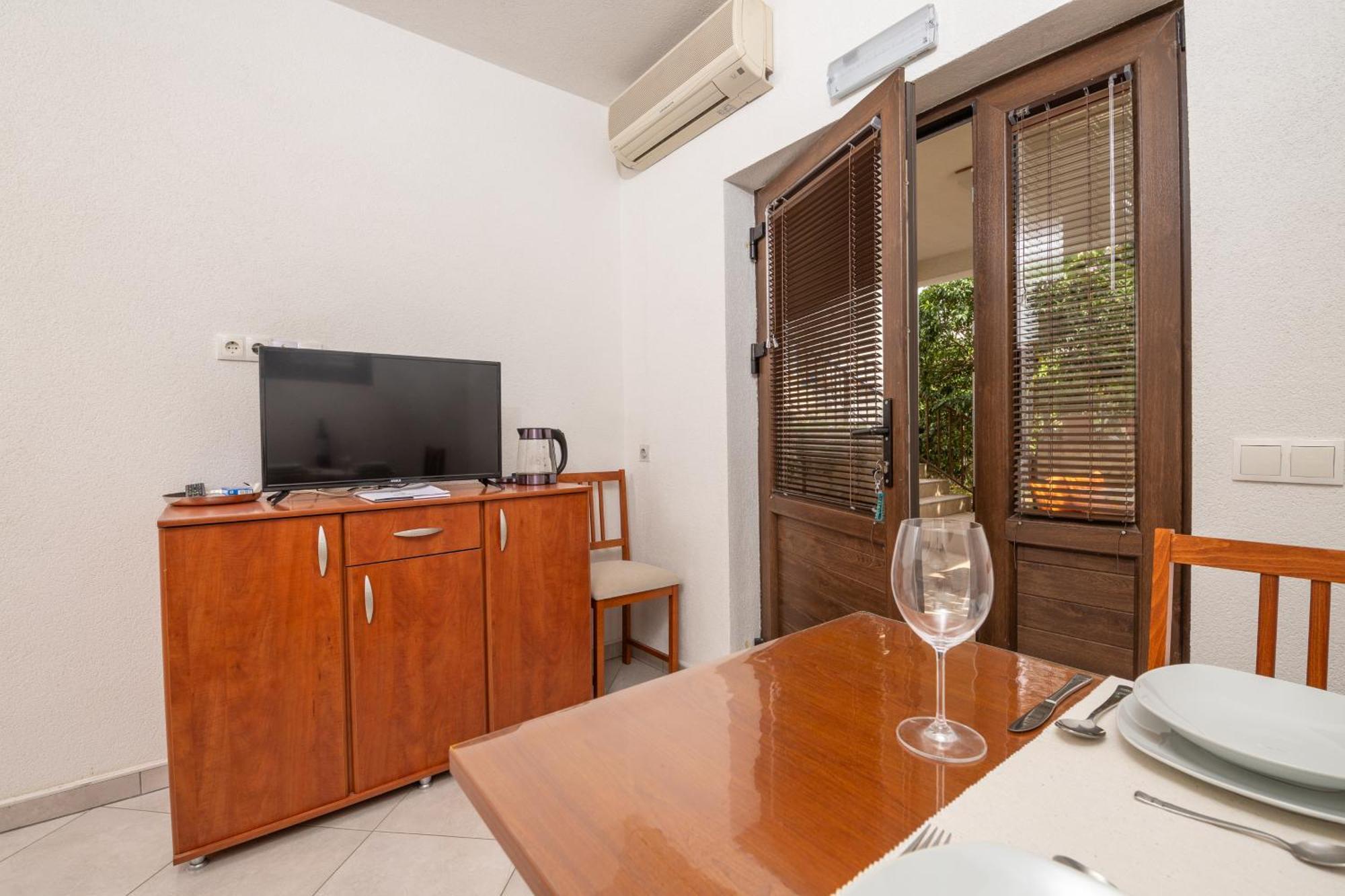 Apartments Damjanic Jerko Vrboska Extérieur photo